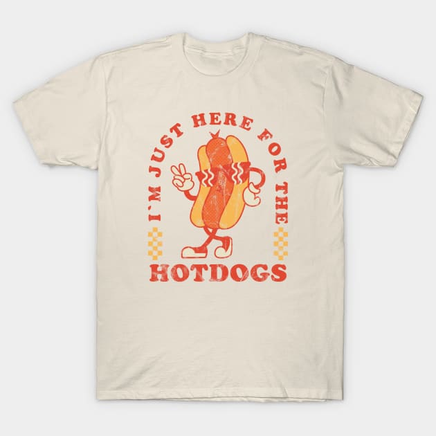 i'm just here for the hotdogs - retro funny T-Shirt by HANASUISI